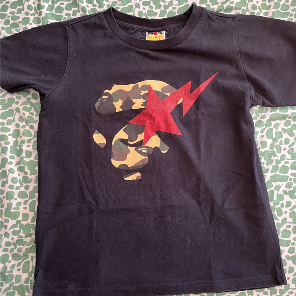 AUTHENTIC WOMENS BAPE T-SHIRT SIZE SMALL